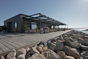uisoleret overdækket terrasse